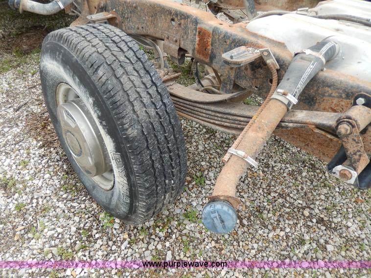 image for item D8138 1993 Ford F350 XL Crew Cab truck cab and chassis