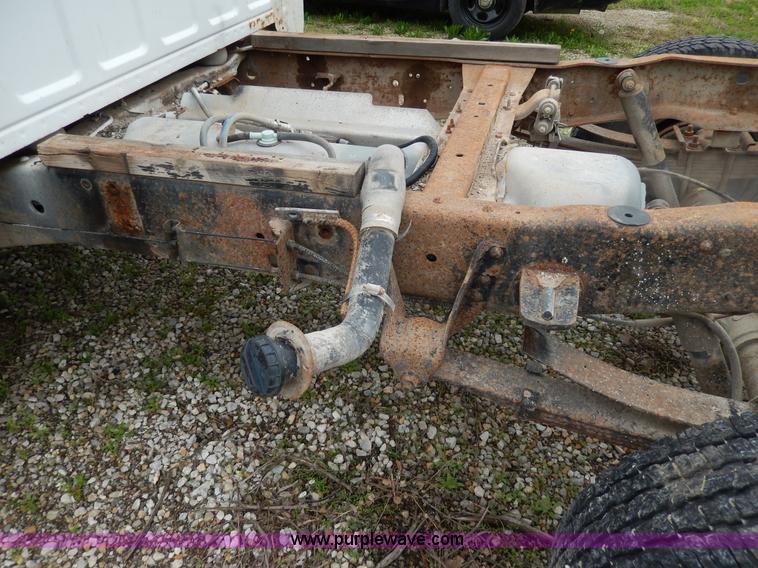 image for item D8138 1993 Ford F350 XL Crew Cab truck cab and chassis