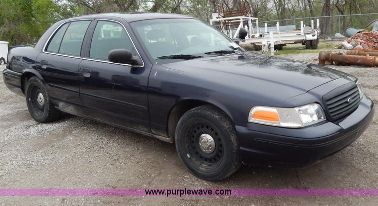 image for item D8139 2000 Ford Crown Victoria Police Interceptor