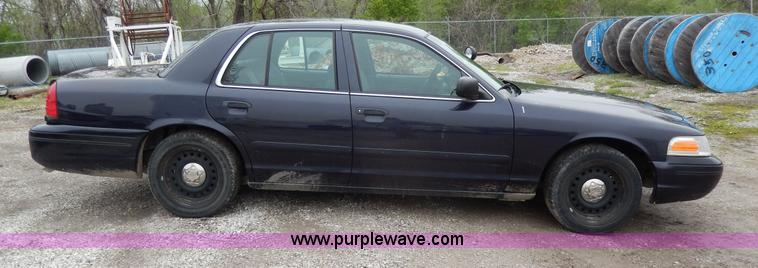 image for item D8139 2000 Ford Crown Victoria Police Interceptor