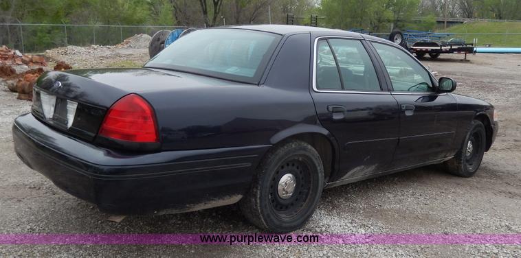 image for item D8139 2000 Ford Crown Victoria Police Interceptor
