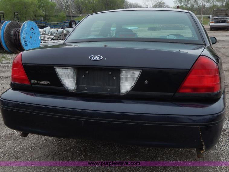image for item D8139 2000 Ford Crown Victoria Police Interceptor