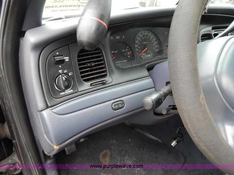 image for item D8139 2000 Ford Crown Victoria Police Interceptor