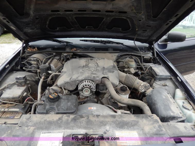 image for item D8139 2000 Ford Crown Victoria Police Interceptor