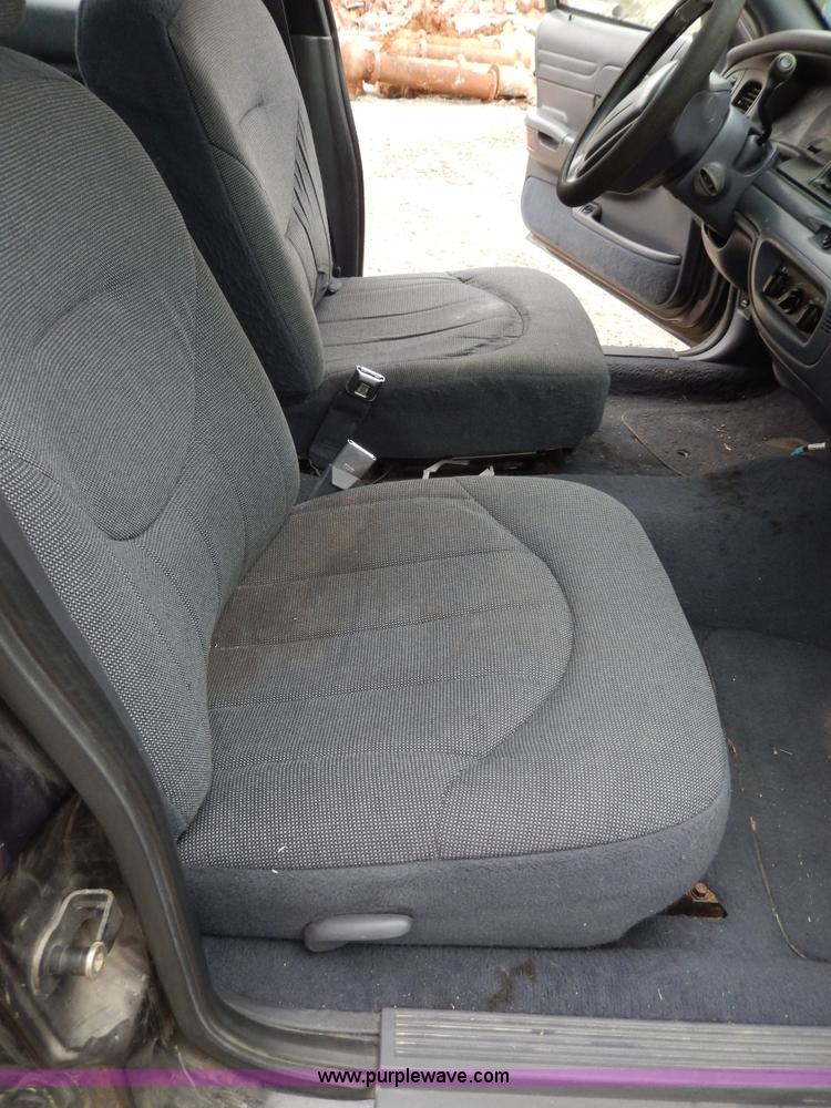 image for item D8139 2000 Ford Crown Victoria Police Interceptor