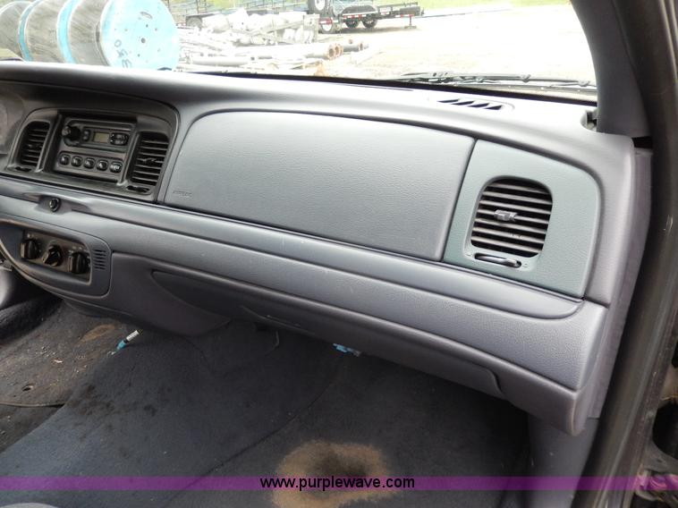 image for item D8139 2000 Ford Crown Victoria Police Interceptor