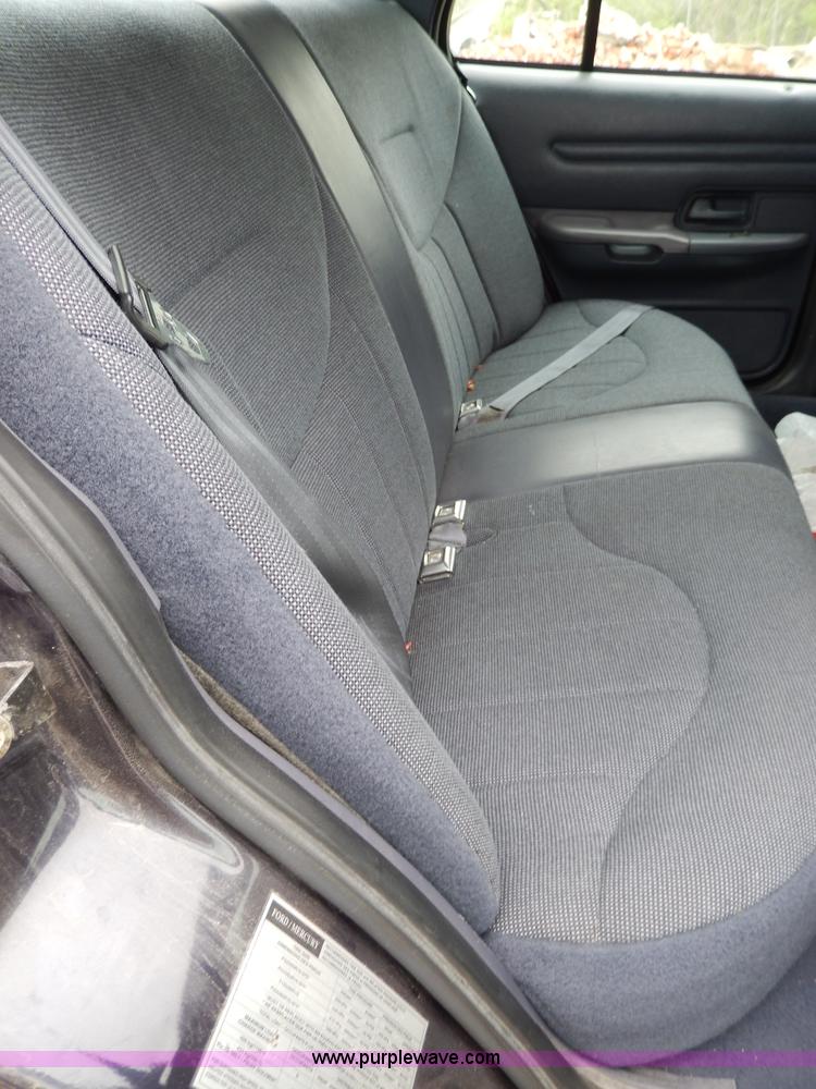 image for item D8139 2000 Ford Crown Victoria Police Interceptor