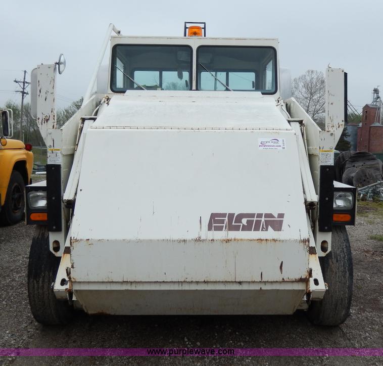 image for item D8140 1997 Elgin Pelican Series P sweeper