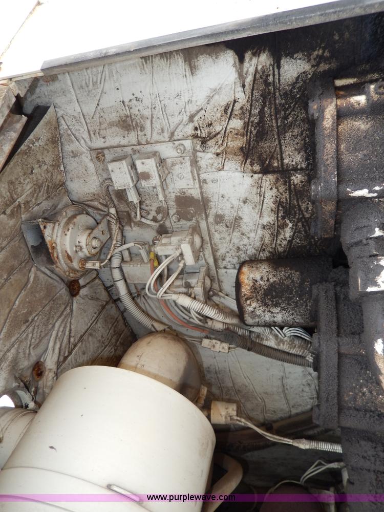 image for item D8140 1997 Elgin Pelican Series P sweeper