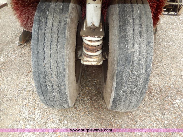 image for item D8140 1997 Elgin Pelican Series P sweeper