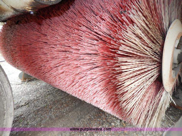 image for item D8140 1997 Elgin Pelican Series P sweeper