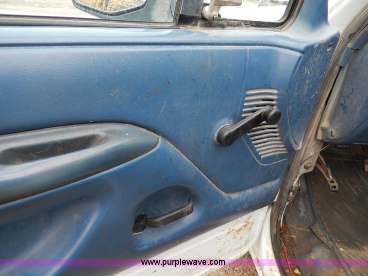 image for item D8141 1994 Ford F150 service truck