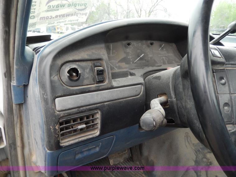 image for item D8141 1994 Ford F150 service truck