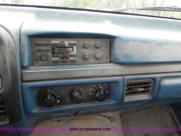 image for item D8141 1994 Ford F150 service truck