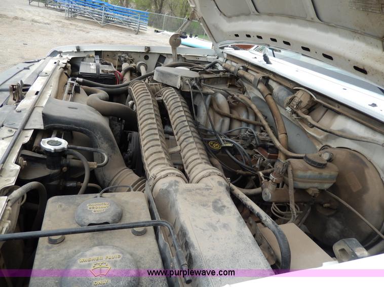 image for item D8141 1994 Ford F150 service truck