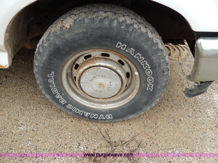 image for item D8141 1994 Ford F150 service truck