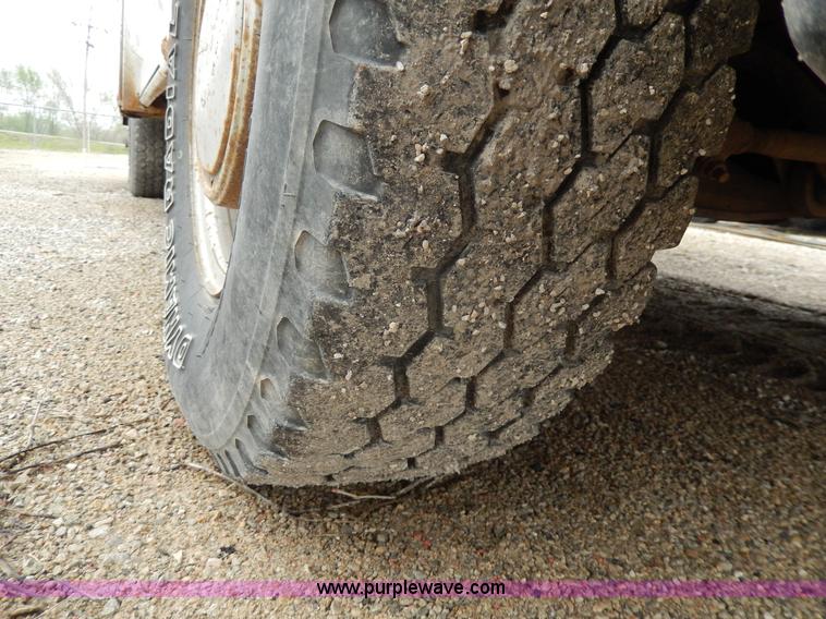 image for item D8141 1994 Ford F150 service truck