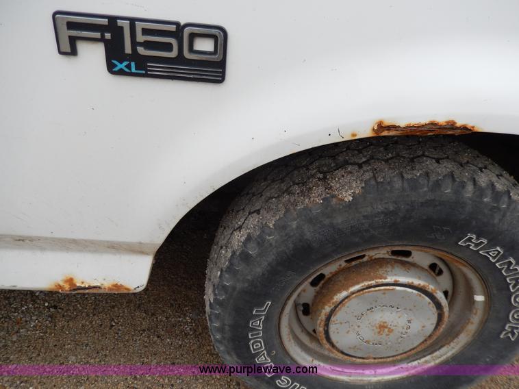 image for item D8141 1994 Ford F150 service truck
