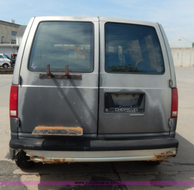 image for item D8147 1989 Chevrolet Astro van