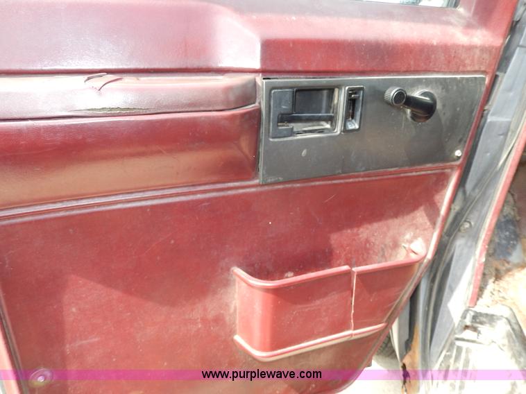 image for item D8147 1989 Chevrolet Astro van