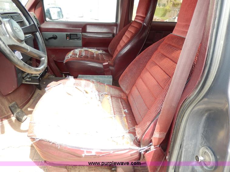 image for item D8147 1989 Chevrolet Astro van