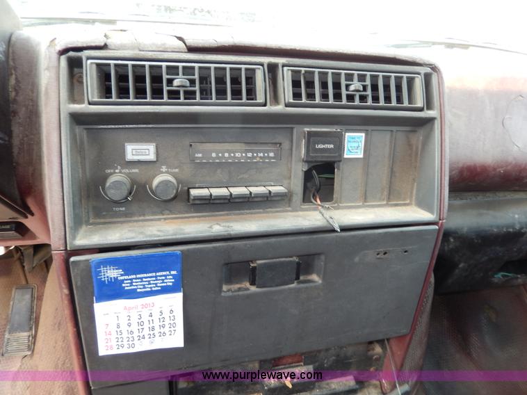 image for item D8147 1989 Chevrolet Astro van