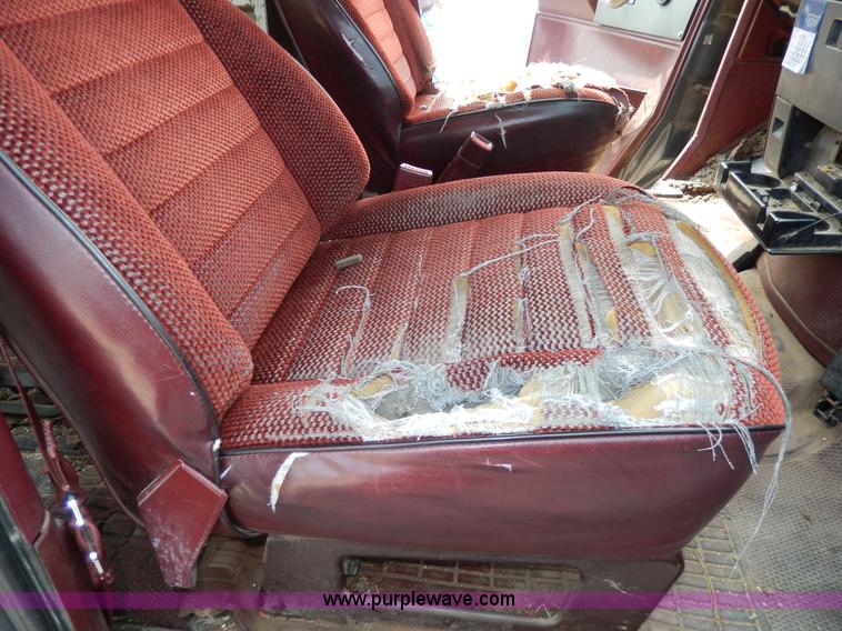 image for item D8147 1989 Chevrolet Astro van