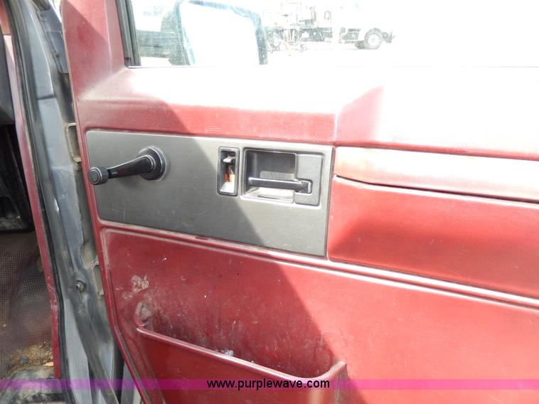 image for item D8147 1989 Chevrolet Astro van