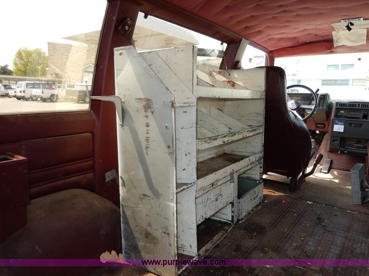 image for item D8147 1989 Chevrolet Astro van