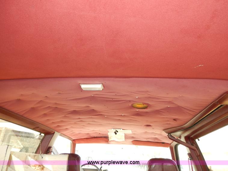 image for item D8147 1989 Chevrolet Astro van