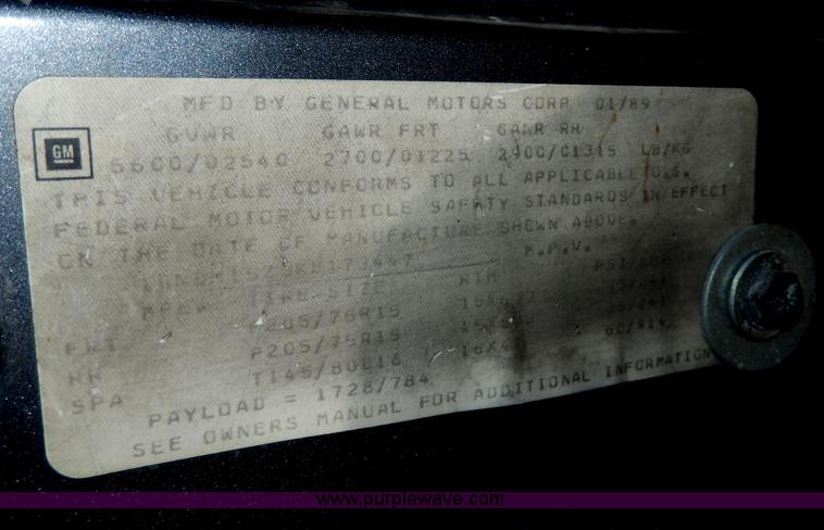 image for item D8147 1989 Chevrolet Astro van