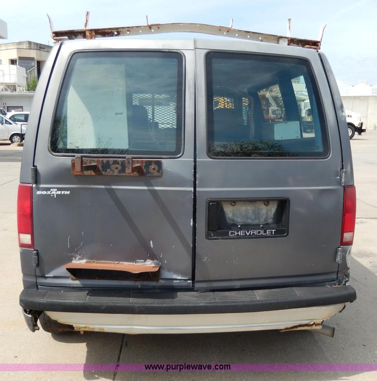image for item D8148 1986 Chevrolet Astro Sport van
