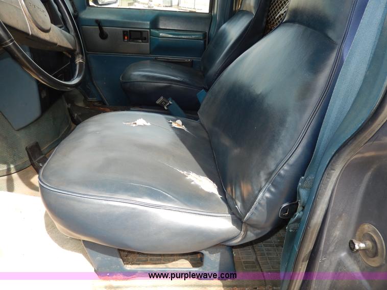 image for item D8148 1986 Chevrolet Astro Sport van