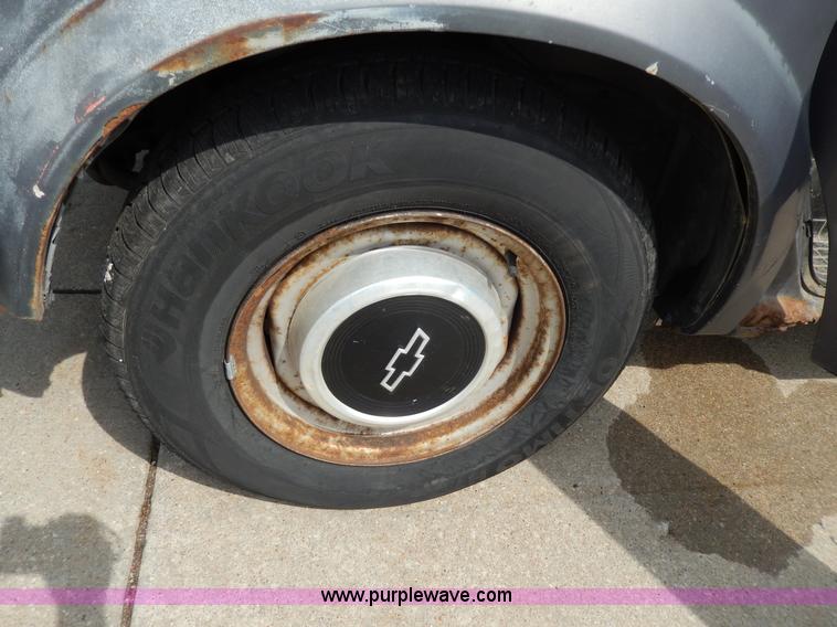 image for item D8148 1986 Chevrolet Astro Sport van