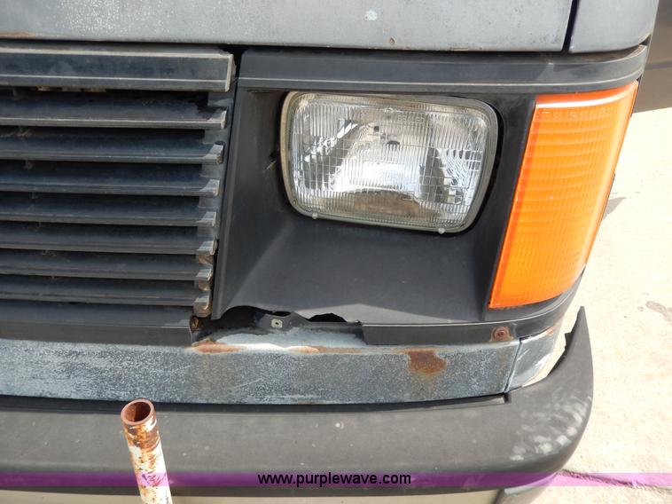 image for item D8148 1986 Chevrolet Astro Sport van