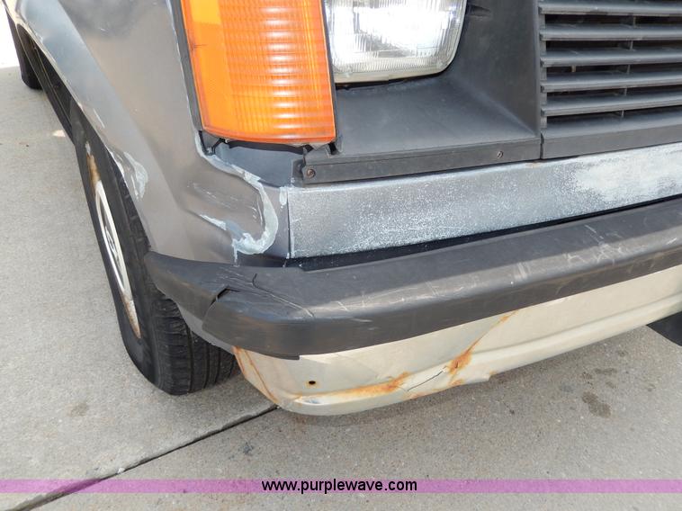 image for item D8148 1986 Chevrolet Astro Sport van