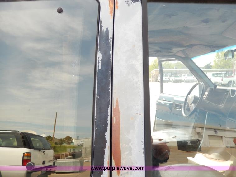 image for item D8148 1986 Chevrolet Astro Sport van