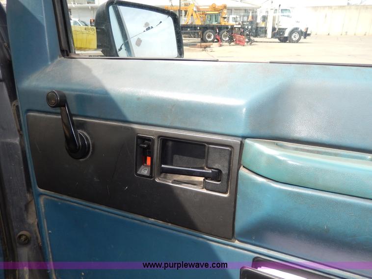 image for item D8148 1986 Chevrolet Astro Sport van