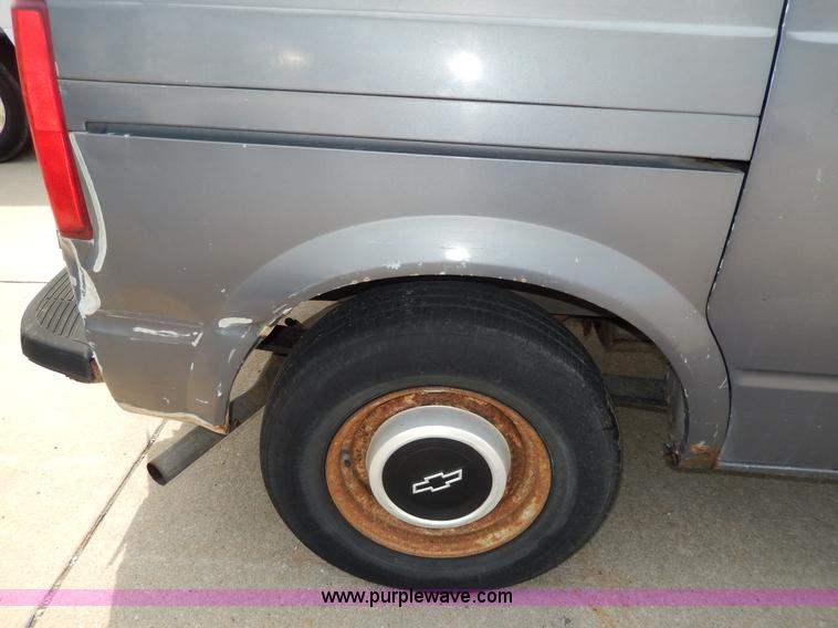 image for item D8148 1986 Chevrolet Astro Sport van