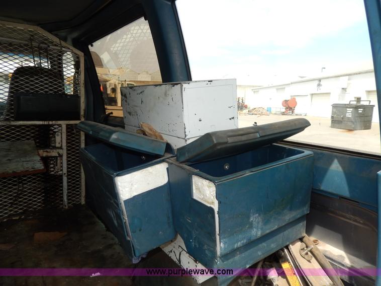 image for item D8148 1986 Chevrolet Astro Sport van