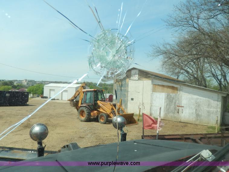 image for item D8149 1984 International 1754 dump truck