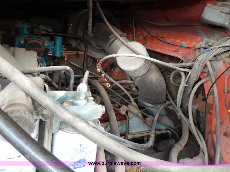 image for item D8149 1984 International 1754 dump truck