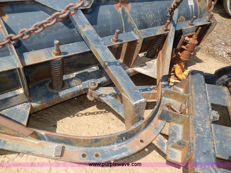 image for item D8149 1984 International 1754 dump truck