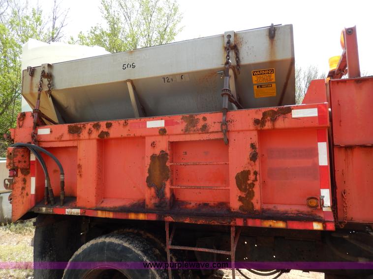 image for item D8149 1984 International 1754 dump truck