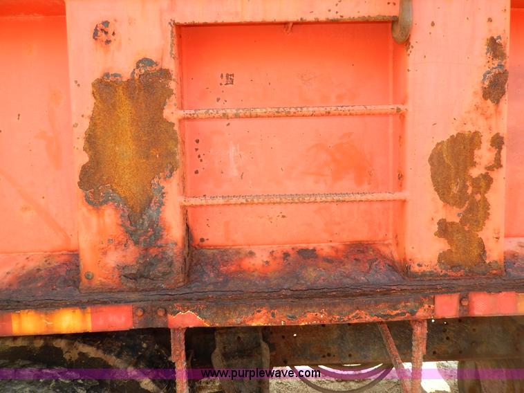 image for item D8149 1984 International 1754 dump truck