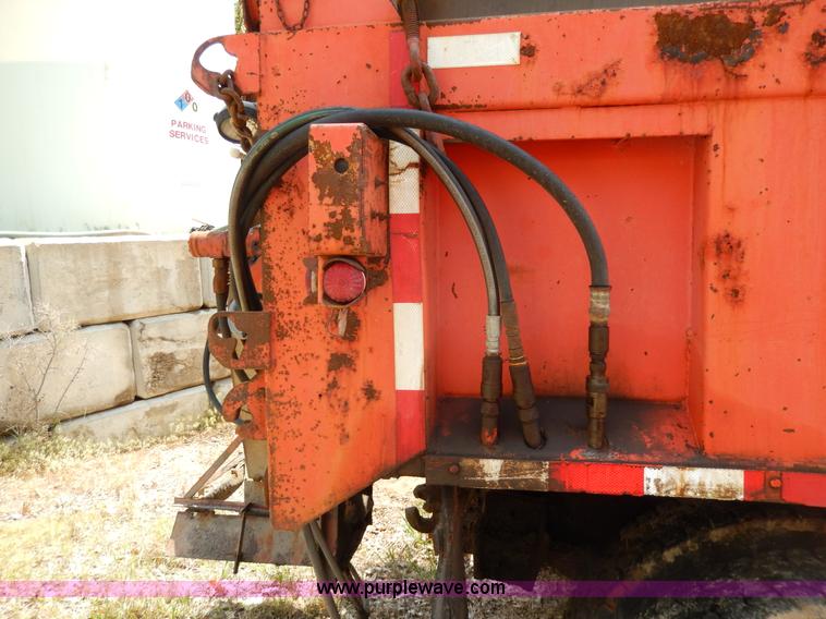 image for item D8149 1984 International 1754 dump truck