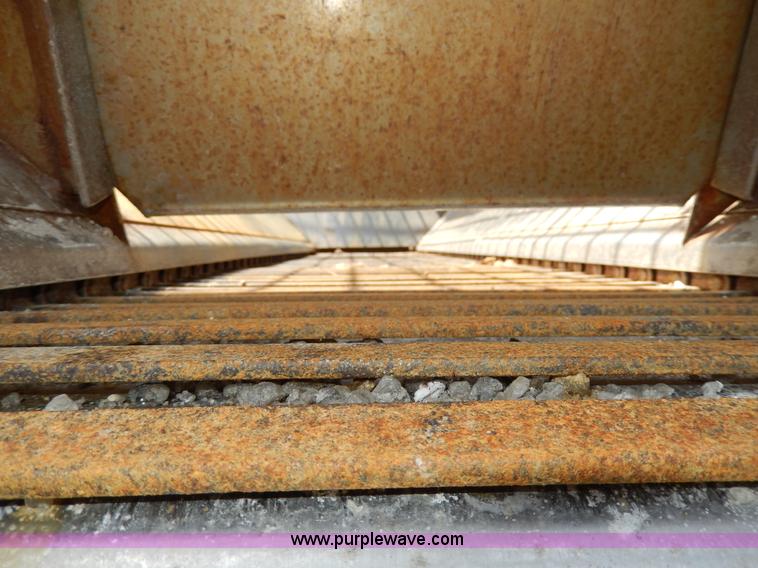 image for item D8149 1984 International 1754 dump truck