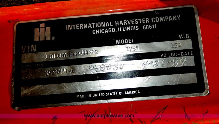 image for item D8149 1984 International 1754 dump truck