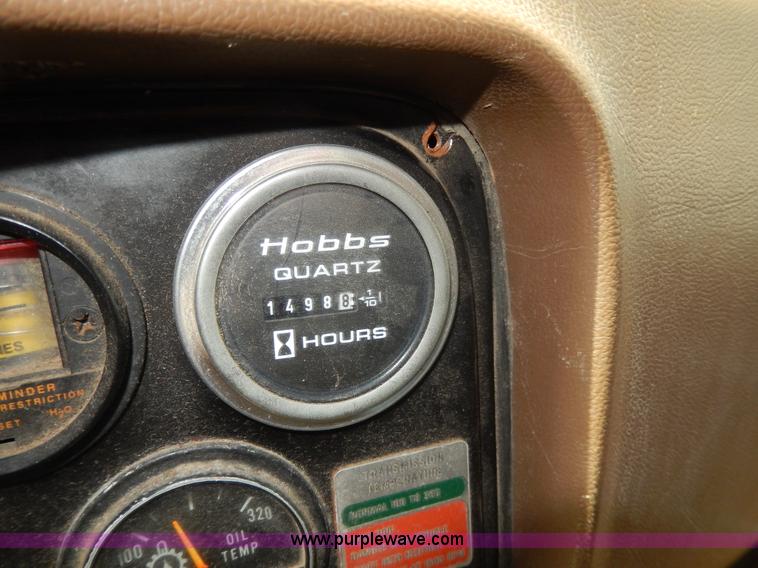 image for item D8150 1985 International 1754 dump truck