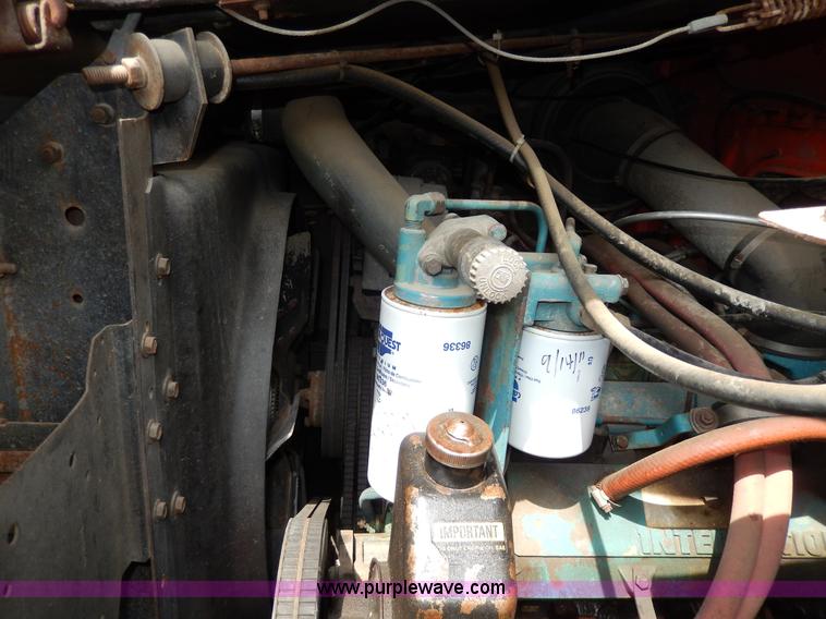 image for item D8150 1985 International 1754 dump truck